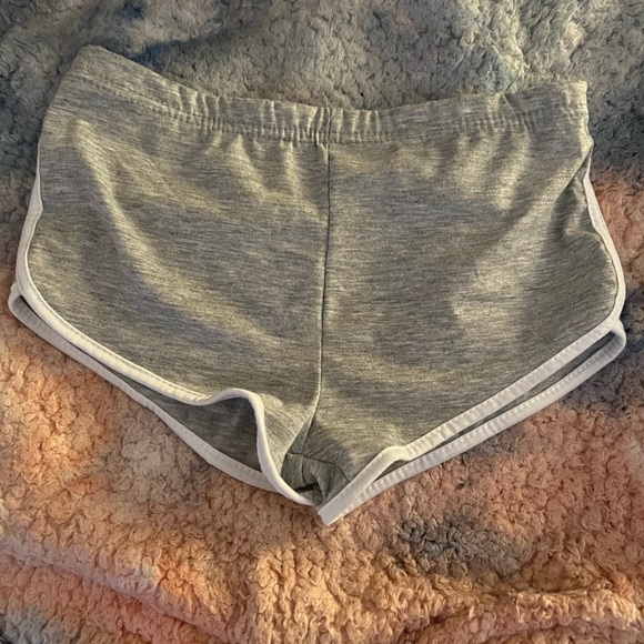 2 pairs of booty / dolphin / side stripe shorts - Picture 5 of 5